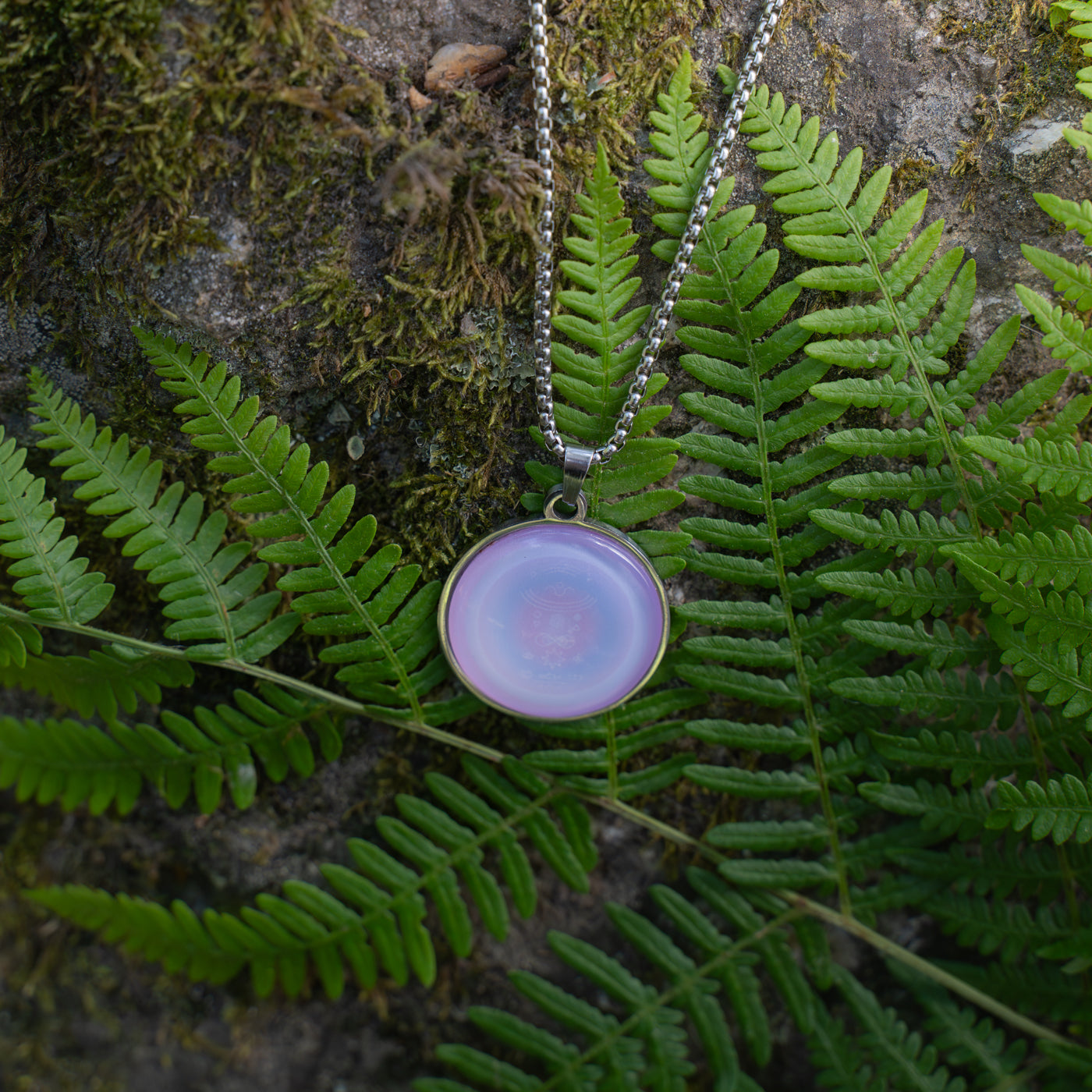 Colgante Auralis-1ɣ: Protector de la frecuencia Diamantina Cristal Arcoiris